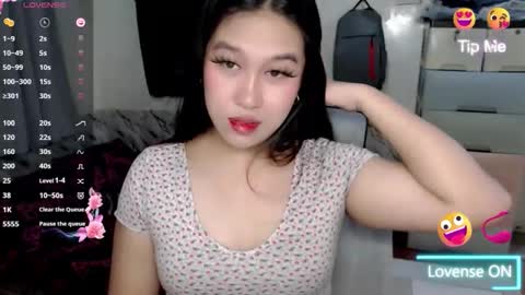 Snapshot of urasiangirl_crizelxxx chatting on 26, 9, 2025 Sweet Cutie Crizel online show from 26, 9, 2025