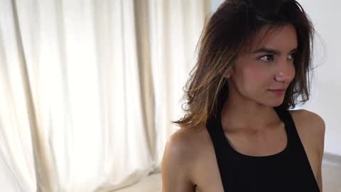 Linda Restrepo online show from 19, 12, 2024