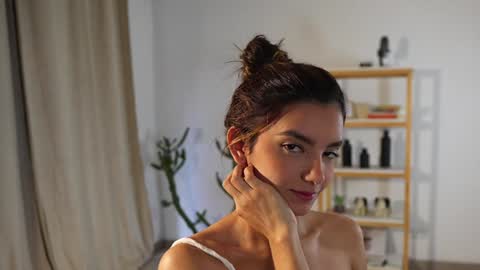 Linda Restrepo online show from 20, 12, 2024