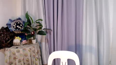 Snapshot of urdreamgirl_ chatting on 8, 2, 2025 Trixie online show from 8, 2, 2025