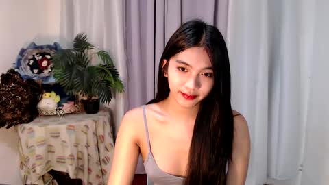 Snapshot of urdreamgirl_ chatting on 8, 3, 2025 Trixie online show from 8, 3, 2025