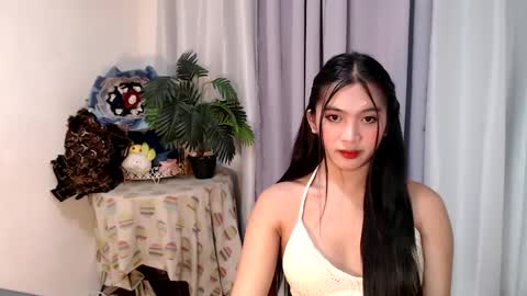 Snapshot of urdreamgirl_ chatting on 8, 3, 2025 Trixie online show from 8, 3, 2025