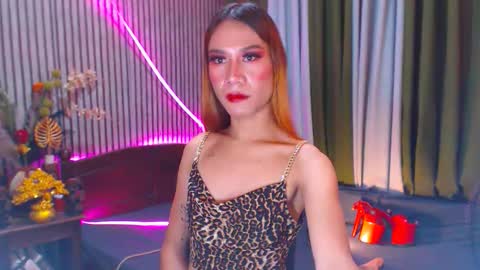 urexpensivejulia online show from 8, 3, 2026