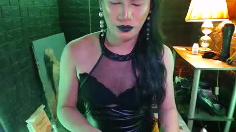 queen norelle online show from 9, 10, 2025