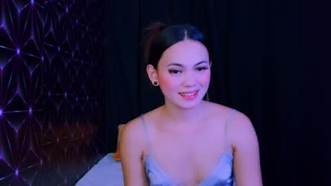 urhot_maxine online show from 17, 7, 2026
