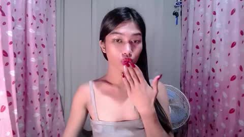 urloverjasmine_xx online show from 29, 3, 2026