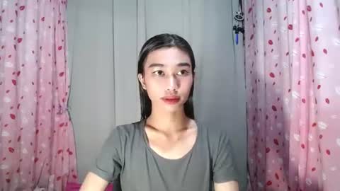 urloverjasmine_xx online show from 18, 4, 2026