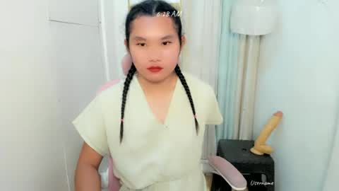 Snapshot of ursexy_cristal chatting on 5, 7, 2026 ursexy_cristal online show from 5, 7, 2026