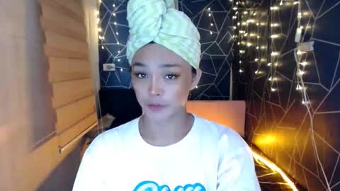 Snapshot of ursexy_debra chatting on 27, 10, 2025 TYRA online show from 27, 10, 2025