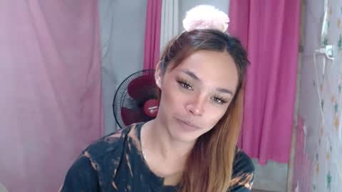 Snapshot of ursexy_debra chatting on 31, 10, 2025 TYRA online show from 31, 10, 2025