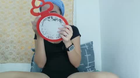 Snapshot of ursexy_pinay_skinny chatting on 25, 9, 2025 im jenny online show from 25, 9, 2025