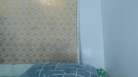 Snapshot of ursexy_pinay_skinny chatting on 1, 10, 2025 im jenny online show from 1, 10, 2025