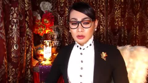 Snapshot of urtimelessbeauty chatting on 11, 12, 2024 Merca online show from 11, 12, 2024