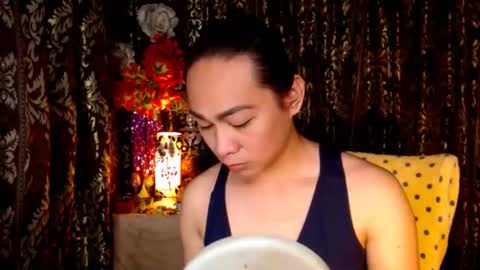 Snapshot of urtimelessbeauty chatting on 11, 3, 2025 Merca online show from 11, 3, 2025