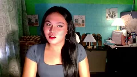 Snapshot of urunexpensivecamilla chatting on 30, 11, 2025 YOURGIRLCAMILLA online show from 30, 11, 2025