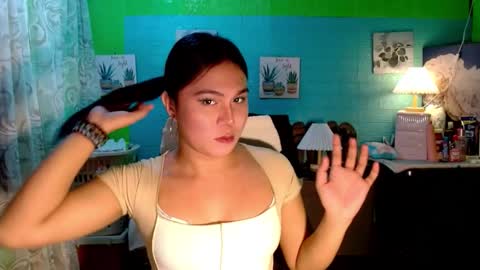 Snapshot of urunexpensivecamilla chatting on 30, 11, 2025 YOURGIRLCAMILLA online show from 30, 11, 2025