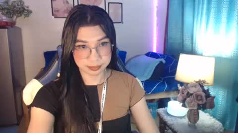 Ashley Kate Mateo Gray online show from 6, 1, 2025