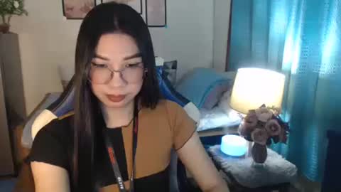 Ashley Kate Mateo Gray online show from 28, 2, 2025