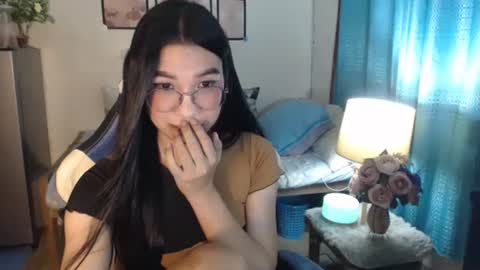 Ashley Kate Mateo Gray online show from 9, 3, 2025