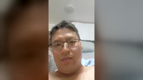 Snapshot of userwhc chatting on 15, 6, 2026 O online show from 15, 6, 2026
