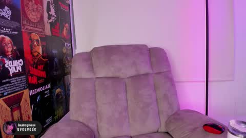 Val help me get 100 thumbs up 3 online show from 14, 10, 2025