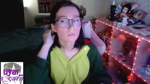 Snapshot of uyar_ chatting on 11, 10, 2025 Cara online show from 11, 10, 2025