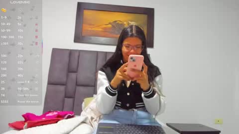 Snapshot of vahiolet_smith chatting on 28, 6, 2026 Vahiolet smith online show from 28, 6, 2026
