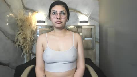 Snapshot of vainilla_cam chatting on 12, 3, 2026 Vainilla online show from 12, 3, 2026