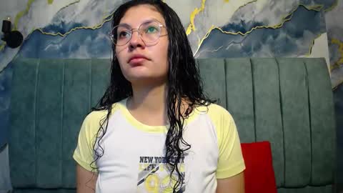 Snapshot of vainilla_cam chatting on 24, 3, 2026 Vainilla online show from 24, 3, 2026