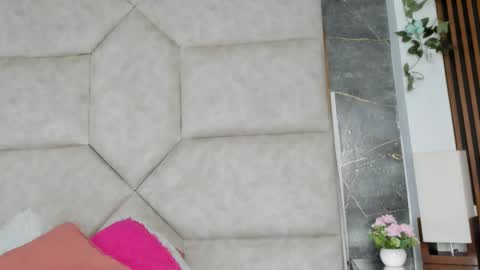 V A I O L E T T  S M I T H online show from 1, 12, 2025