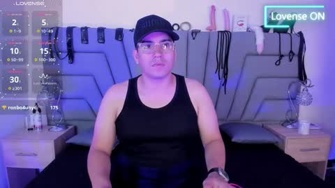 Snapshot of vale_n_matt chatting on 1, 10, 2025 Samantha y Matt online show from 1, 10, 2025