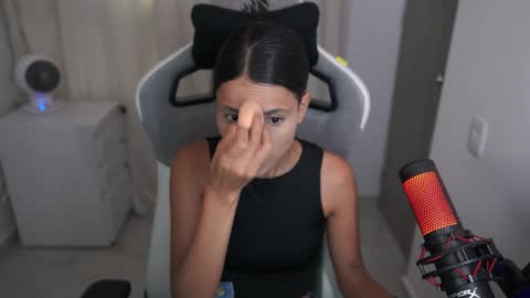 valecute01 online show from 27, 10, 2025