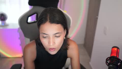 valecute01 online show from 6, 11, 2025