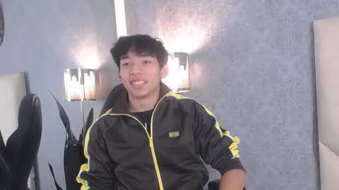 Snapshot of valenorlerot chatting on 5, 10, 2025 Valenor online show from 5, 10, 2025