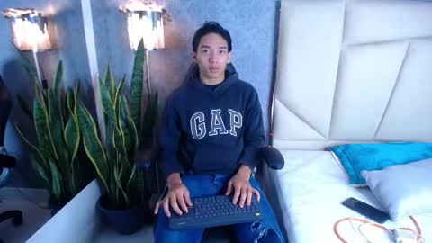 Snapshot of valenorlerot chatting on 25, 10, 2025 Valenor online show from 25, 10, 2025