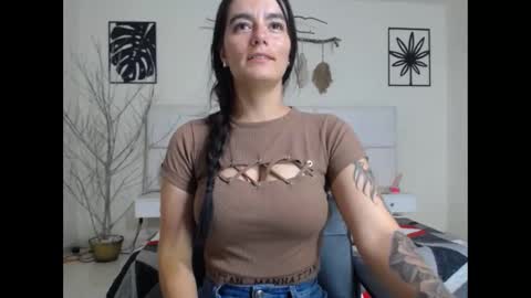 Snapshot of valentina_lopes chatting on 13, 2, 2025 valen online show from 13, 2, 2025