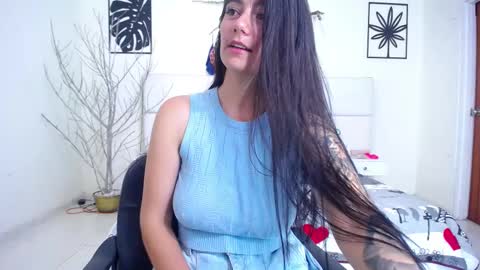 Snapshot of valentina_lopes chatting on 25, 2, 2025 valen online show from 25, 2, 2025