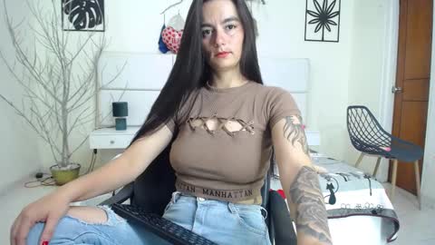 Snapshot of valentina_lopes chatting on 26, 2, 2025 valen online show from 26, 2, 2025