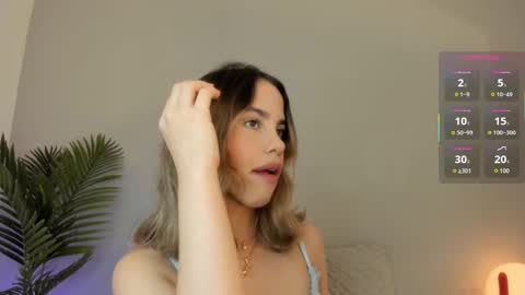 Snapshot of valentina_m17 chatting on 29, 10, 2025 VALENTINA online show from 29, 10, 2025