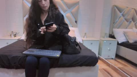 VALENTINA online show from 1, 6, 2026