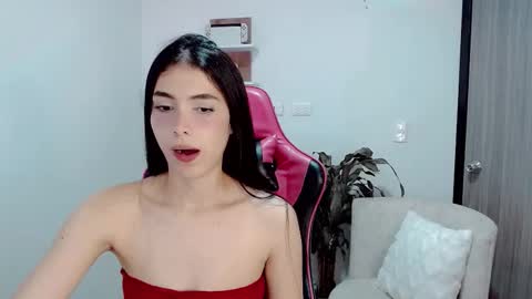 Snapshot of valentinasweet_ chatting on 3, 11, 2025 Valentina  online show from 3, 11, 2025