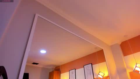 Snapshot of valentine_mia_ chatting on 21, 12, 2025 Mia online show from 21, 12, 2025