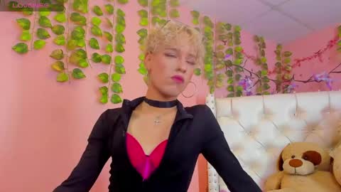 valentinee_xo online show from 2, 6, 2026