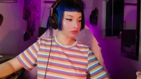 Danielle  Please help me to reach 300 thumbs up online show from 14, 11, 2025