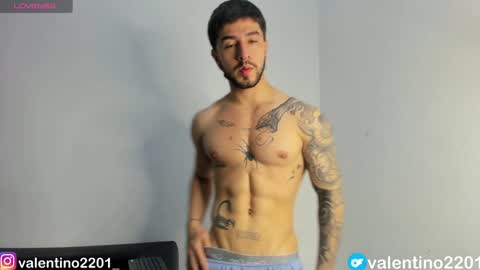 Snapshot of valentino2201 chatting on 2, 12, 2024 valentino online show from 2, 12, 2024