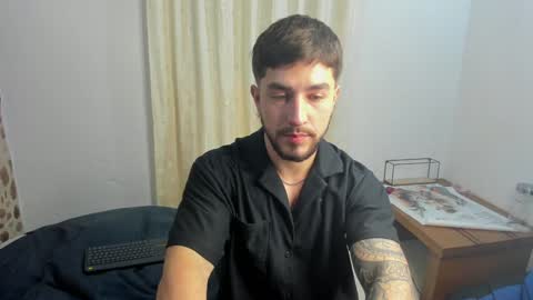Snapshot of valentino2201 chatting on 24, 12, 2024 valentino online show from 24, 12, 2024