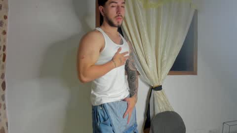 Snapshot of valentino2201 chatting on 6, 1, 2025 valentino online show from 6, 1, 2025