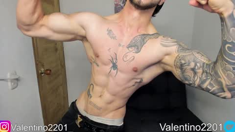 Snapshot of valentino2201 chatting on 2, 2, 2025 valentino online show from 2, 2, 2025