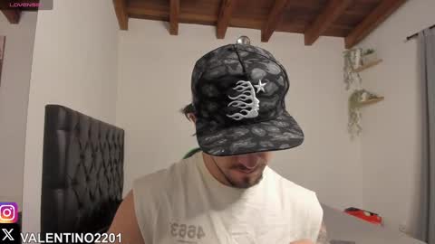 Snapshot of valentino2201 chatting on 10, 10, 2025 valentino online show from 10, 10, 2025