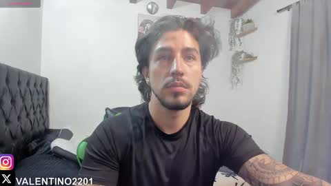 Snapshot of valentino2201 chatting on 17, 10, 2025 valentino online show from 17, 10, 2025